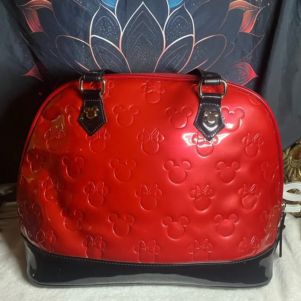 EUC Disney Loungefly Minnie ❤️ Mickey Bowler Satchel